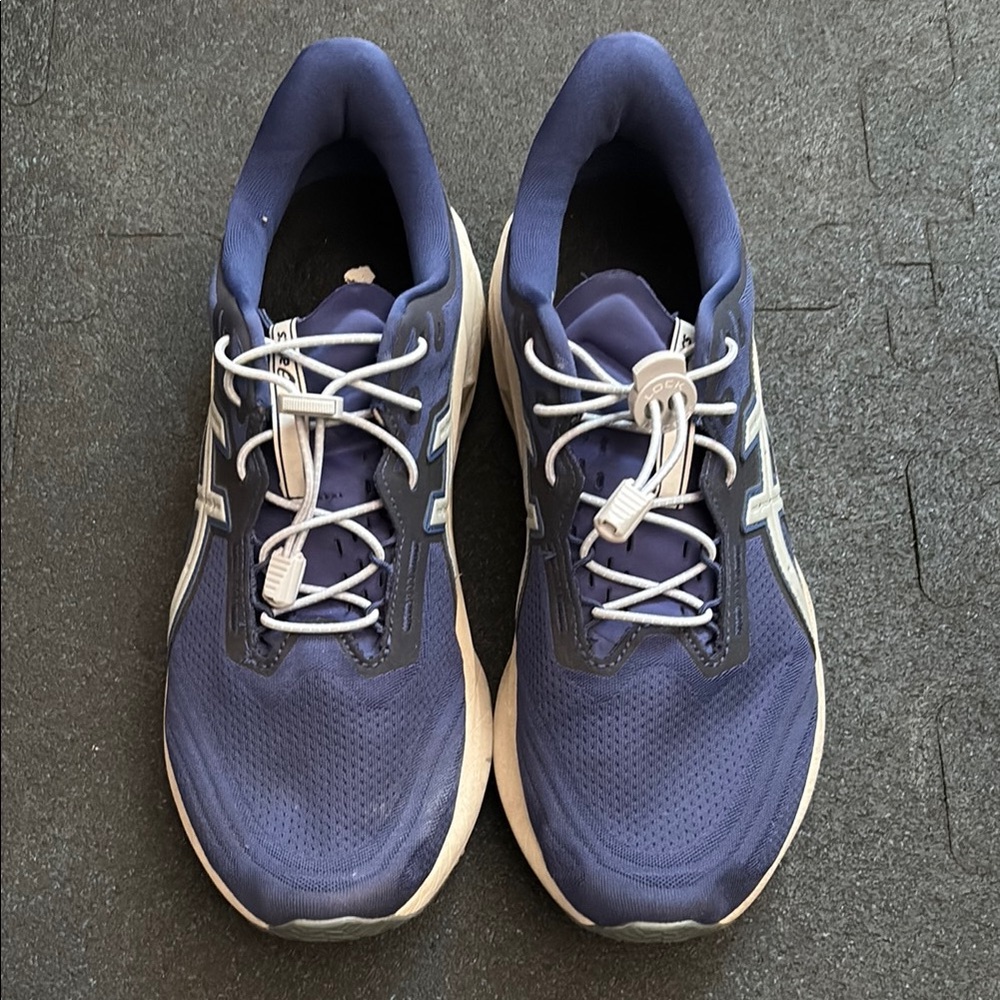 Asics Novablast 5 - Size 11.5 - Used